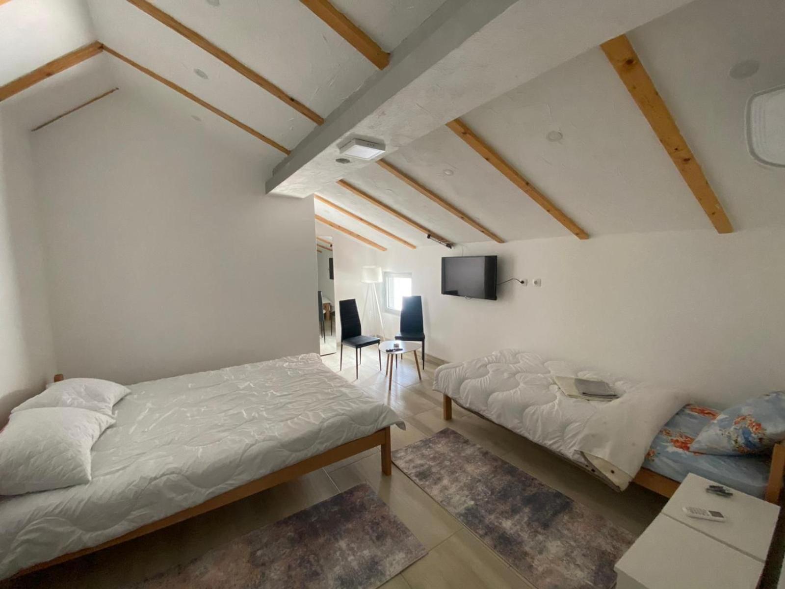 Yugoslavija 2 Centar Apartment Aleksandrovac ภายนอก รูปภาพ